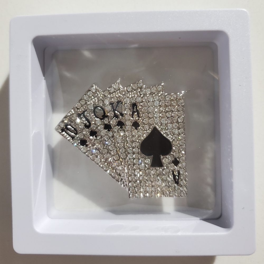 Change-your-luck Brooch